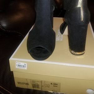 Micheal Kors Sabrina open toe black suede heels